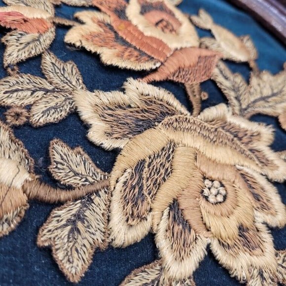 SOLD VTG French Lace Wood Framed Floral Needlework Art Farmhouse Chic Victorian - Picture 9 of 10